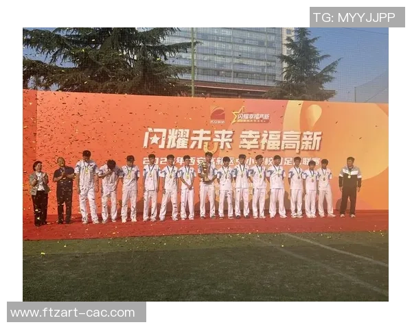 广告化身足球明星在绿茵场上尽情挥洒激情与梦想
